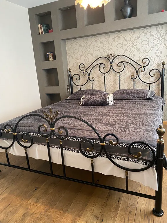 Уютная квартира с дизайнерским ремонтом в хорошем районе города