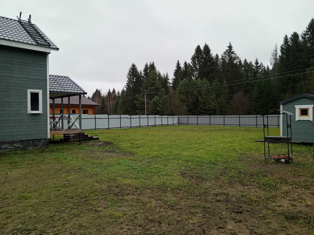 Дом у леса недалеко от песчаного пляжа