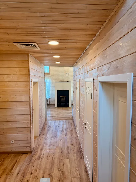 Домик с озером