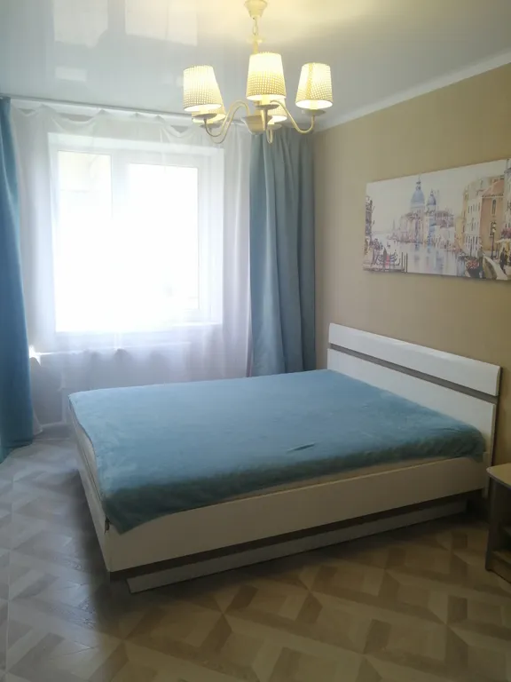 Двухкомнатная квартира в центре города, есть вся техника