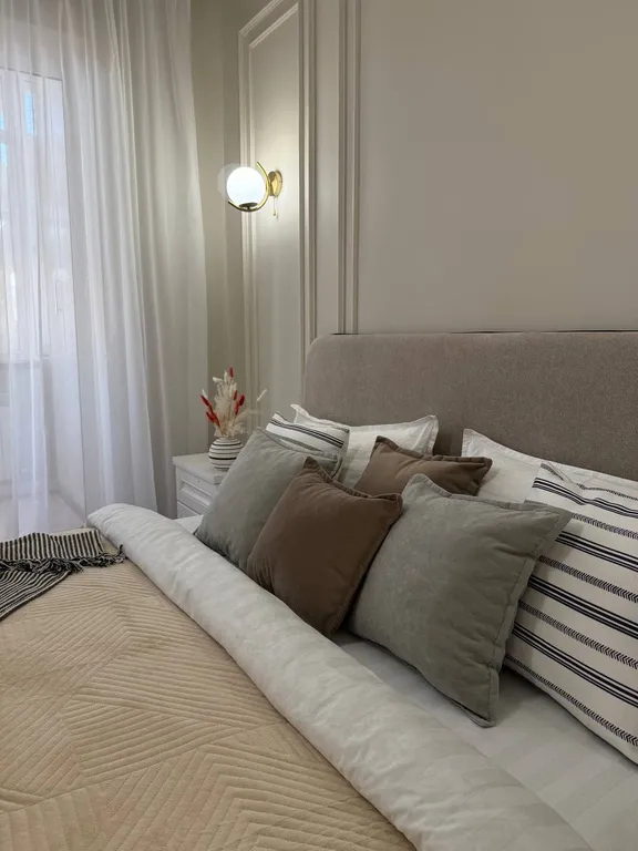 Стильная двухкомнатная в районе ТРЦ Мега на Розыбакиева