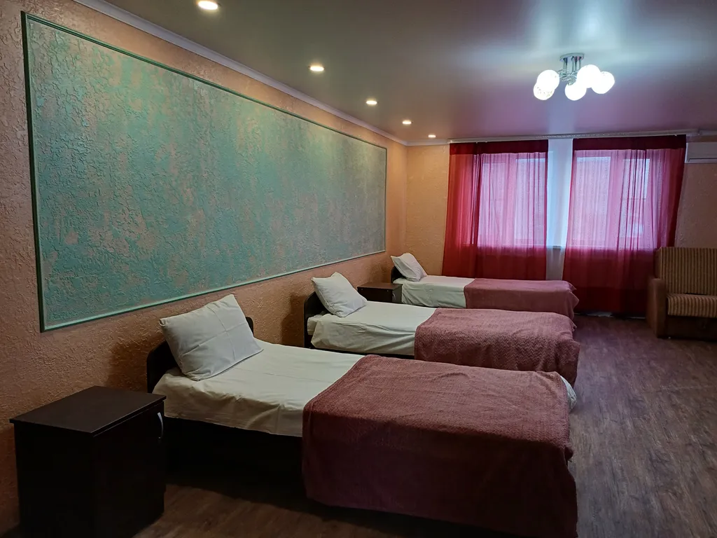 Уютный двухэтажный дом в центре города( 2 этаж)