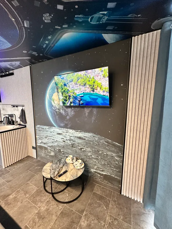 Дом на двоих Космос