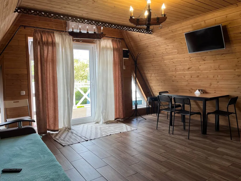 Бронзовый домик