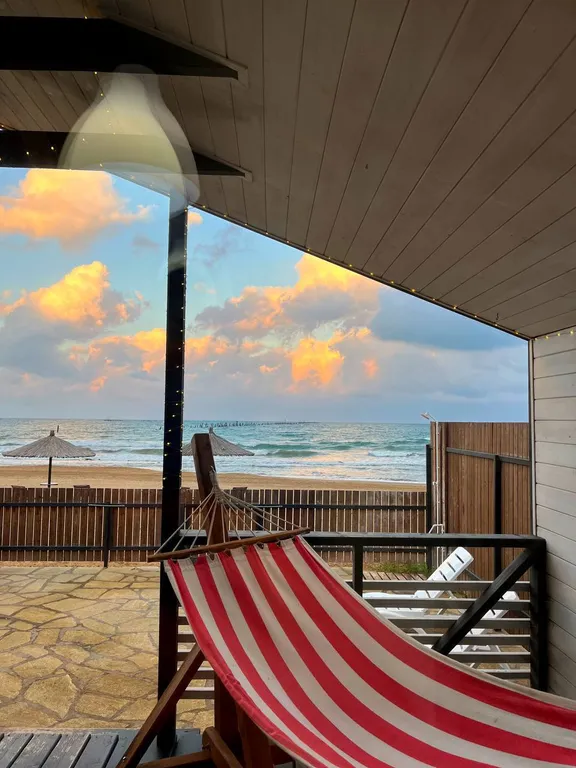 Дома у моря, первая линия, вид на море