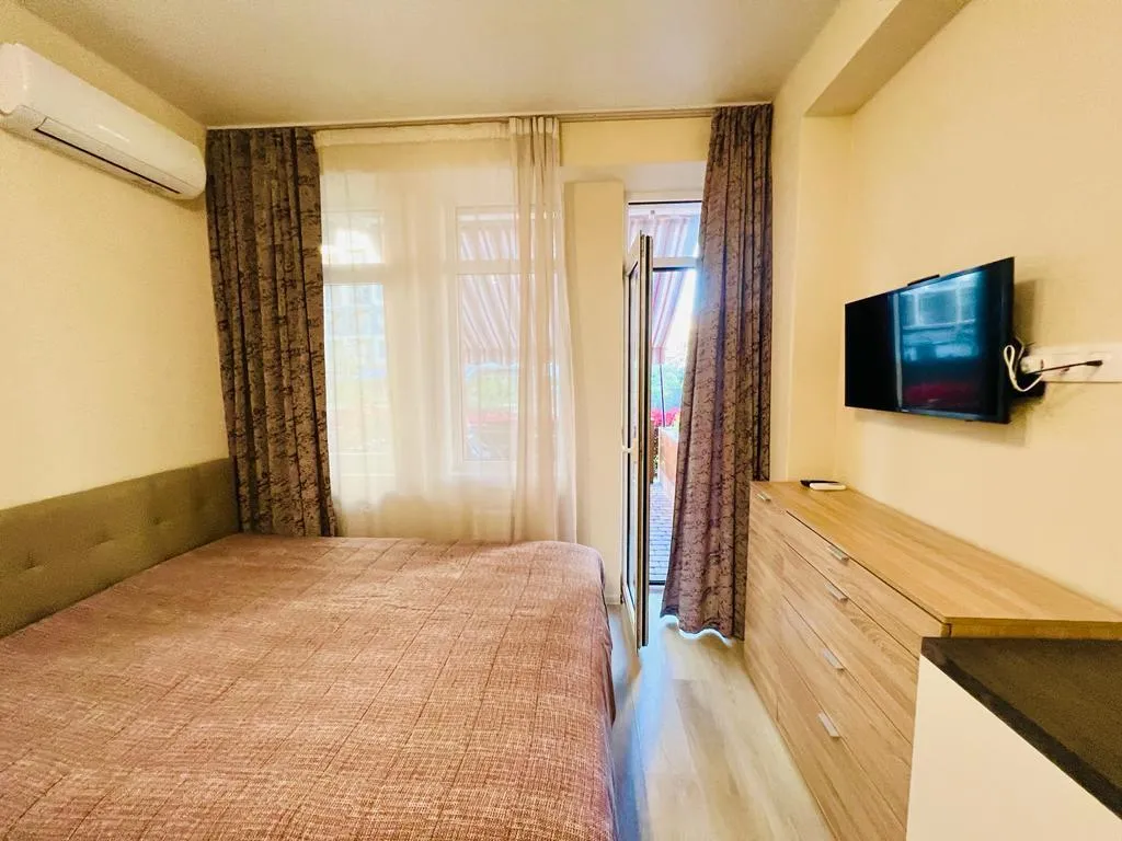 Светлая квартира с террасой рядом с морем