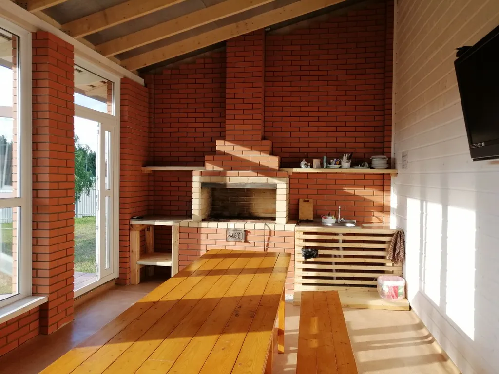 Дом-беседка с зоной барбекю и комнатой отдыха