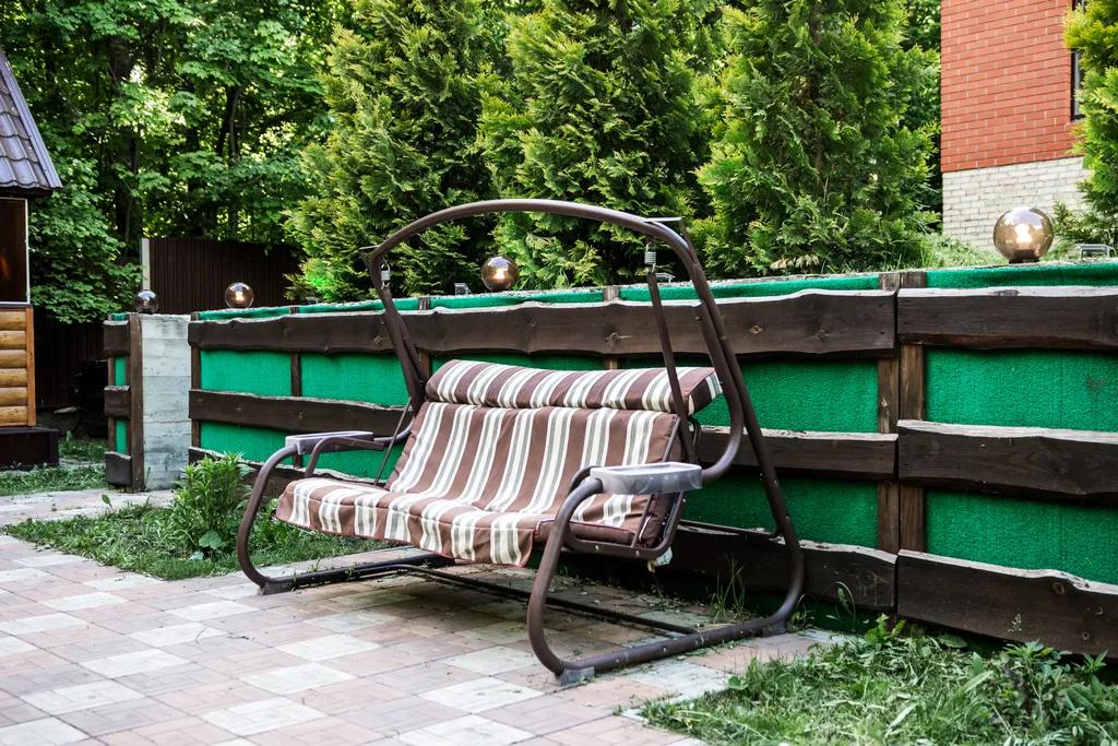 Дом в лесу с бассейном и баней