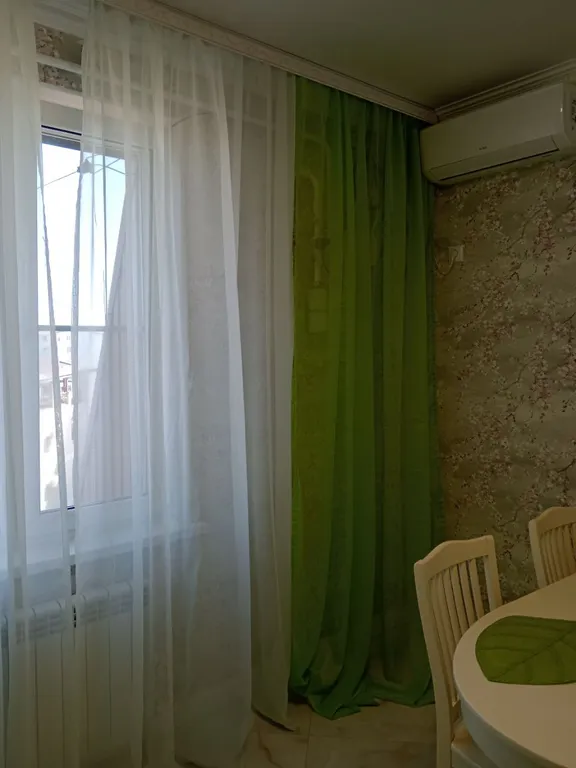 Шикарная огромная квартира с видом на море