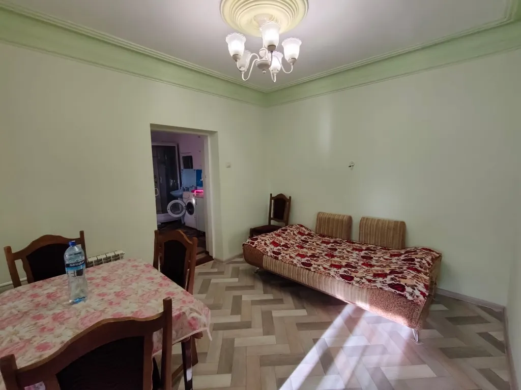 Домик с кондиционером и тихим двориком