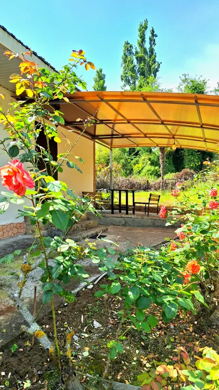 Отдельный 2-комнатный домик со всеми удобствами, море напротив