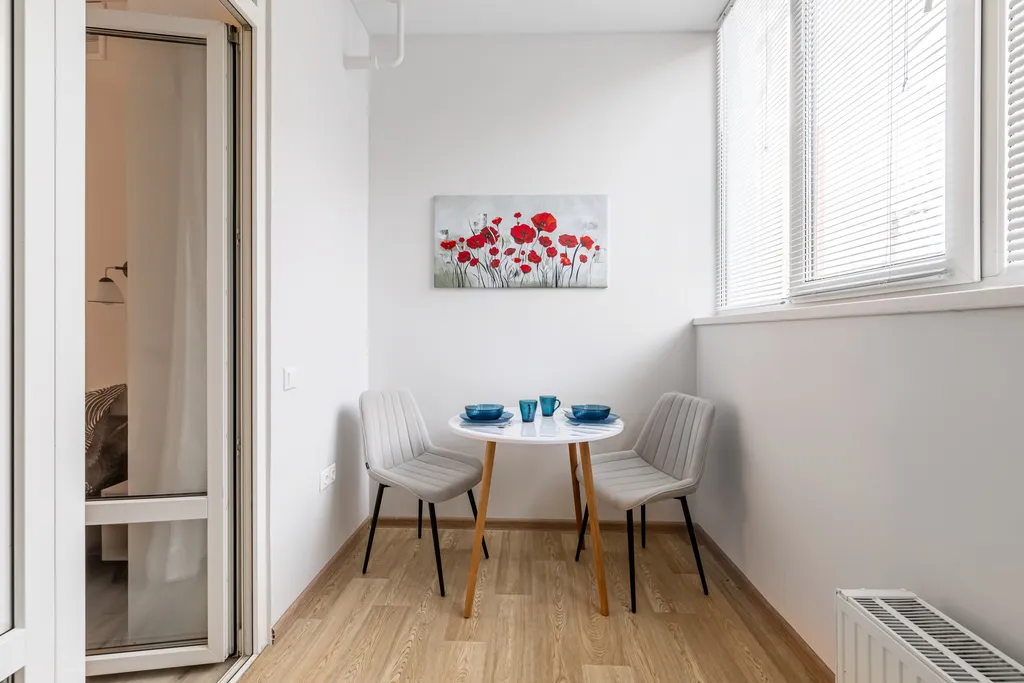 Красивая и уютная студия вблизи метро рядом с центром города