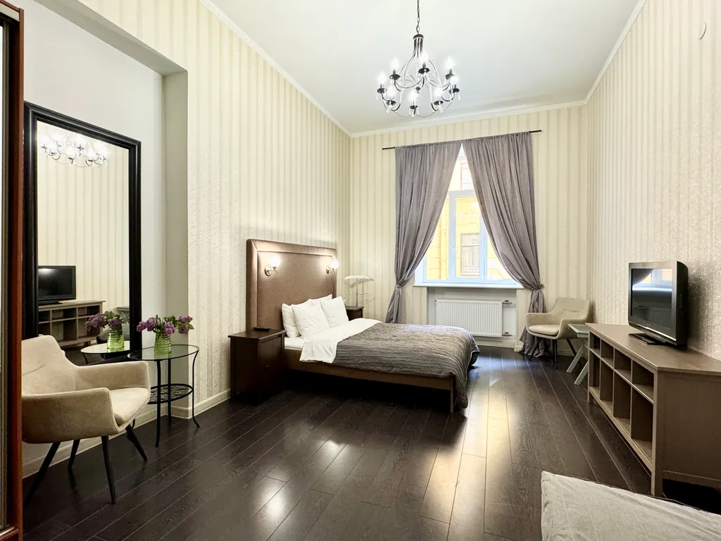 Квартира Просторная квартира возле Эрмитажа - 3 спальни, 2 санузла, парковка — Санкт-Петербург