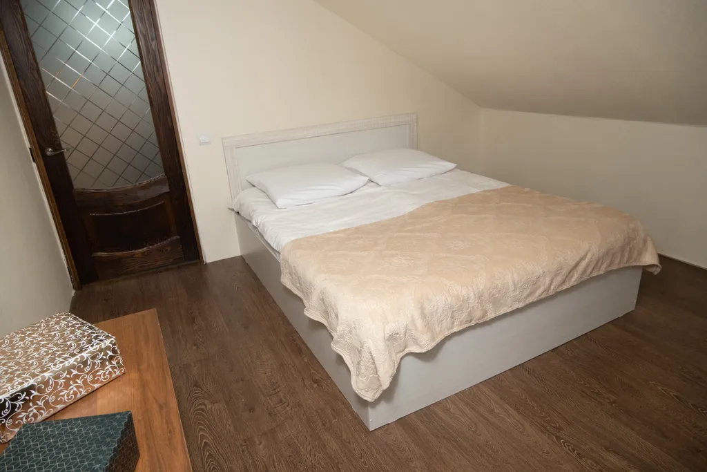 Большой дом с бассейном