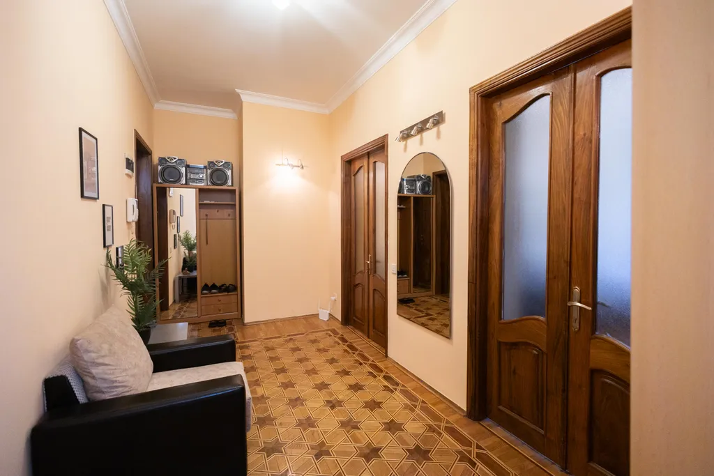 Апартаменты с видом на бульвар на Торговой