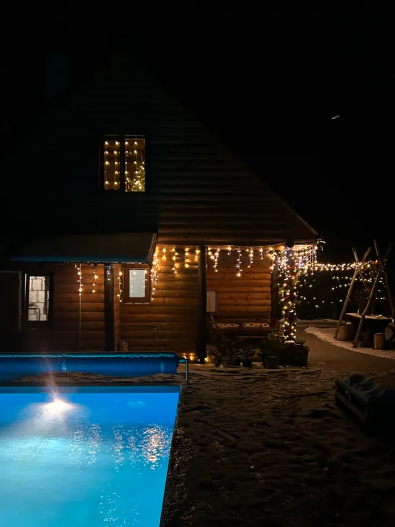 Дом с баней и бассейном