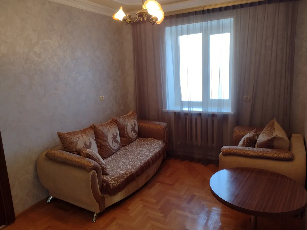 Уютный дoм, в живoписном райнe Беpмамыт у парка