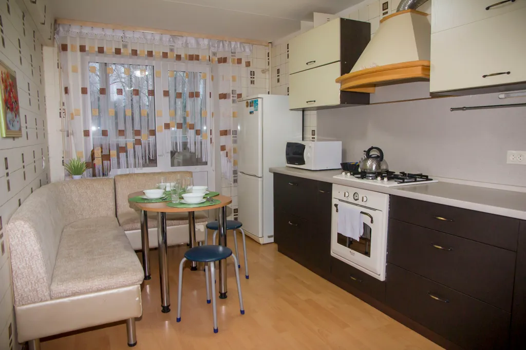 Большая трёхкомнатная квартира в новом доме у пруда