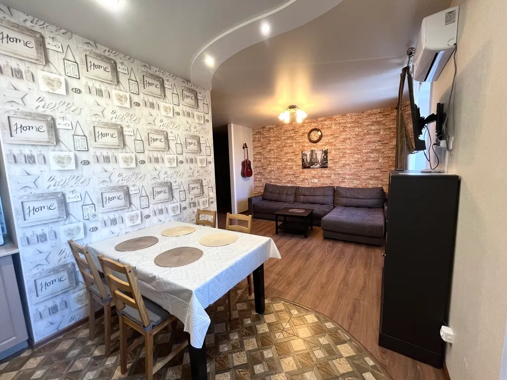 Видовая квартира в шаге от ТЦ Сити-Молл и горячих источников