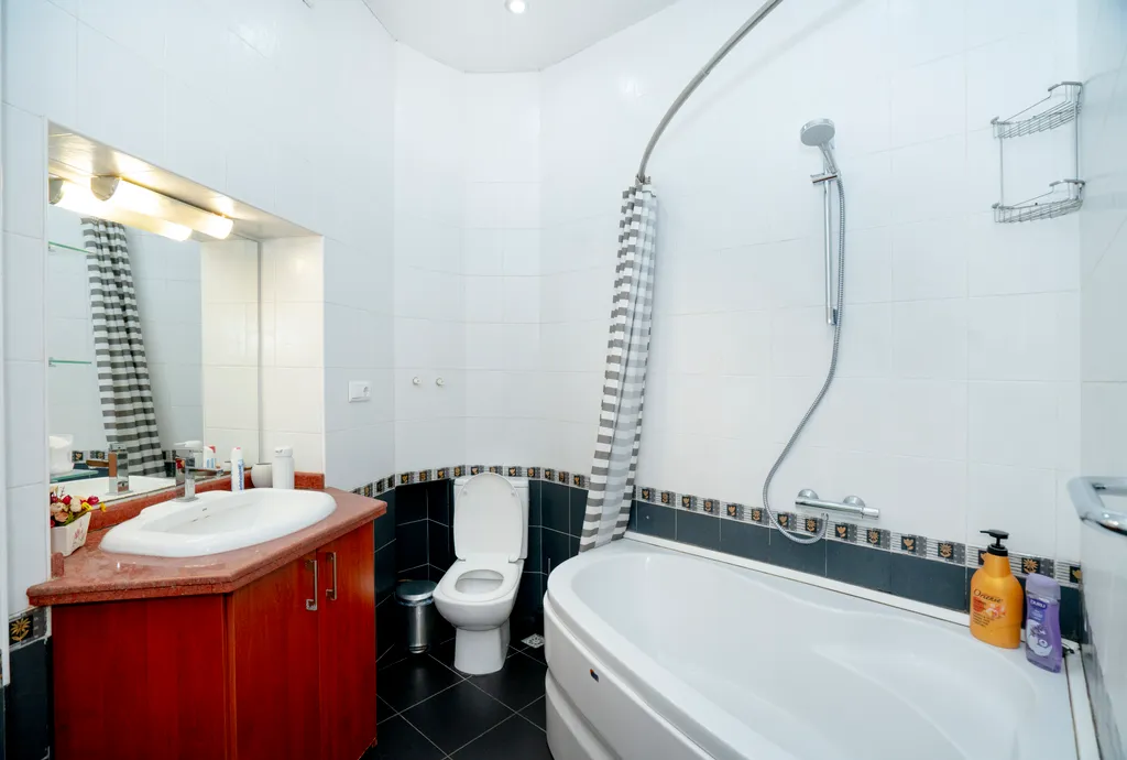 Apartment at 12 Baratashvili street