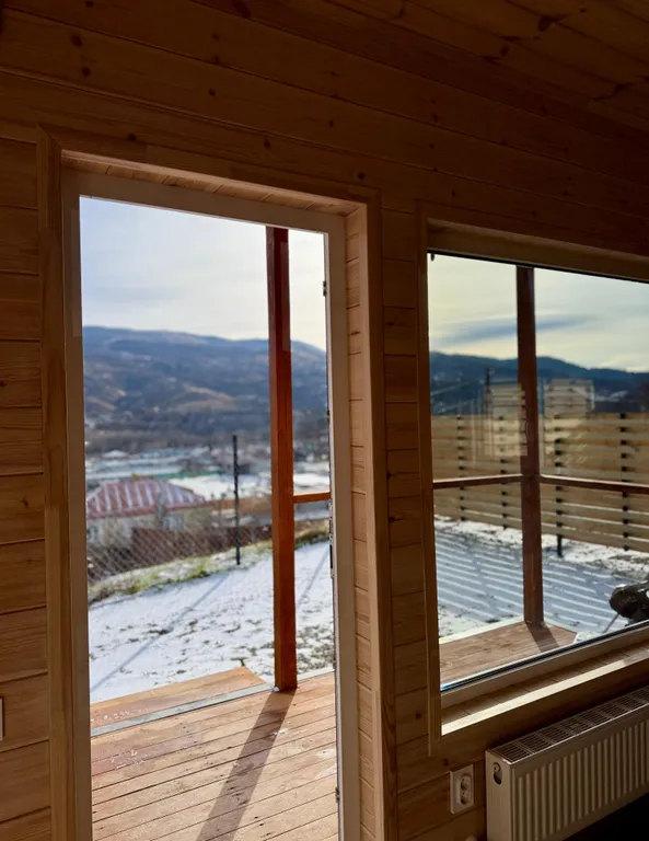 Новый дом с видом на предгорье