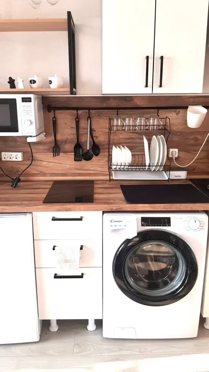 Студия около моря и Кипарисового озера