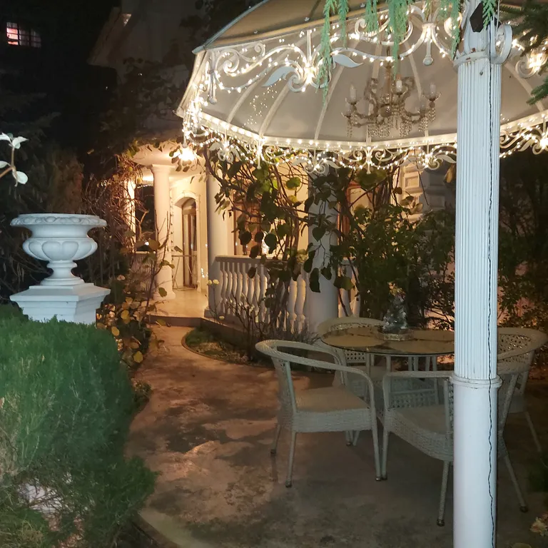 Уютный коттедж с теплым бассейном