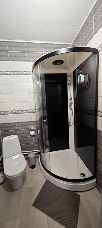 Двухместная комната с душевой кабиной и кондиционером