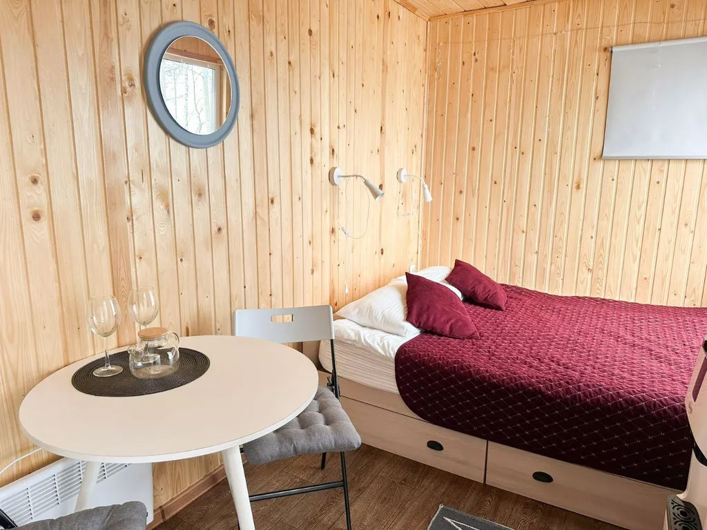 Домик на двоих с панорамным окном и видом на Белое море