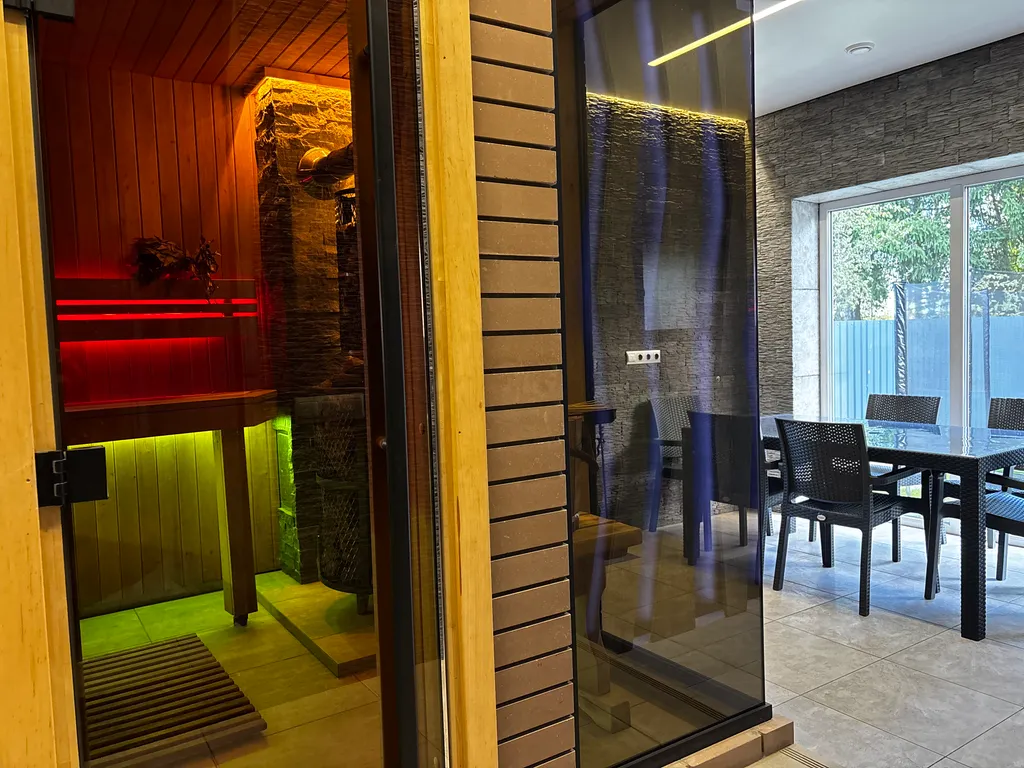 Дом для отдыха с теплым бассейном и сауной