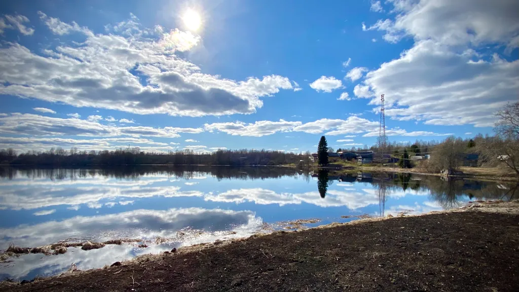 Дом на берегу озера