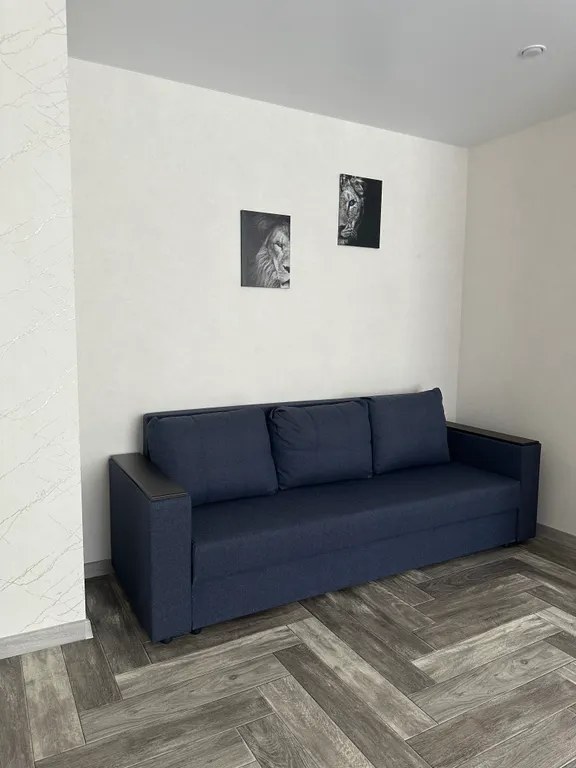 Квартира в тихом приморском районе, в тени деревьев