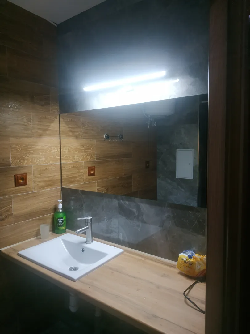 Ванная комната с тропическим душем 
