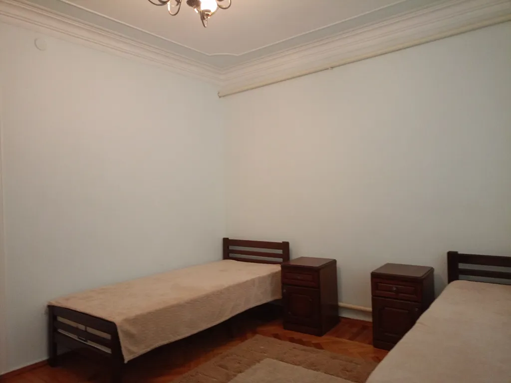 Уютный дом возле термального источника по дороге на курорт Мамисон