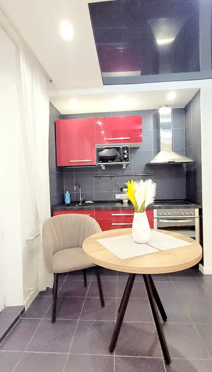 Шикарная студия рядом с Фантастикой и с больницей Семашко.