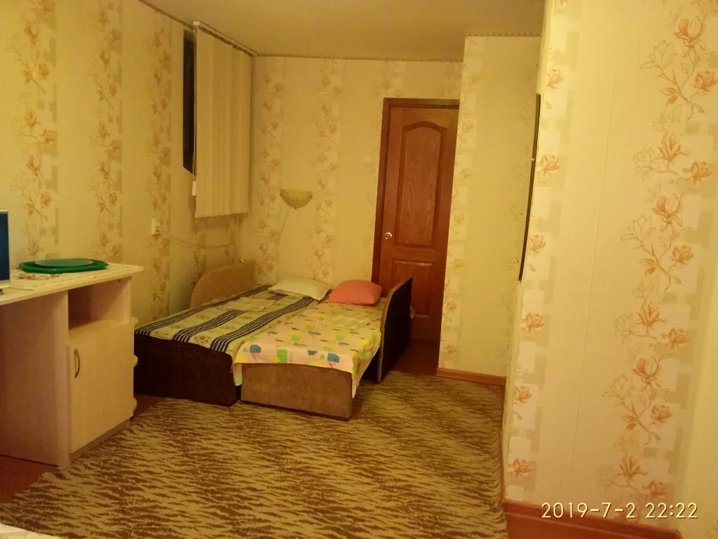 Просторная комната с кондиционером в частном доме