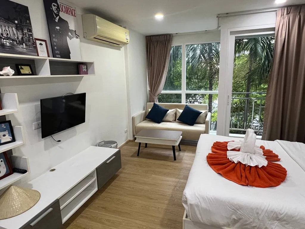 Ката Студия  после ремонта с отличным видом на сад в Ozone