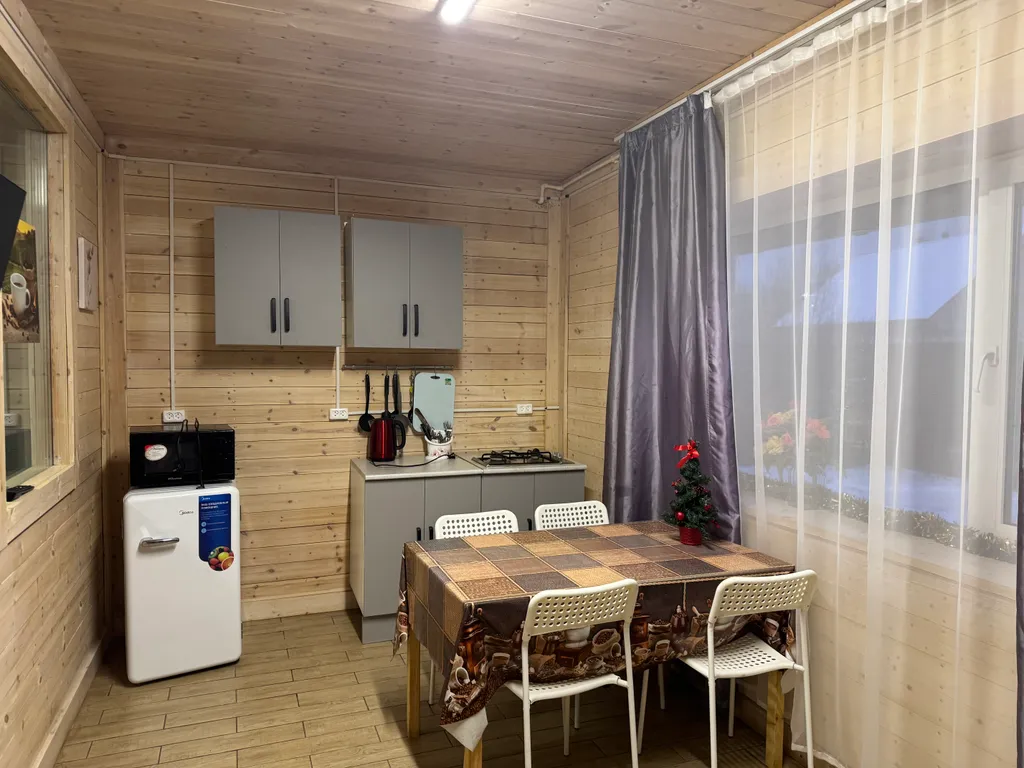 Двухкомнатная квартира с двориком в частном секторе