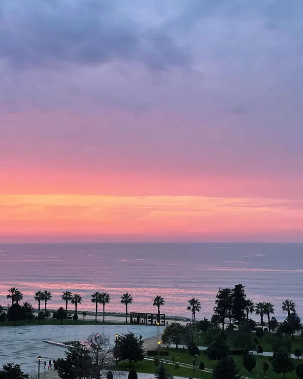 2-комнатный апартамент в ЖК White Sails с бассейном и парковкой