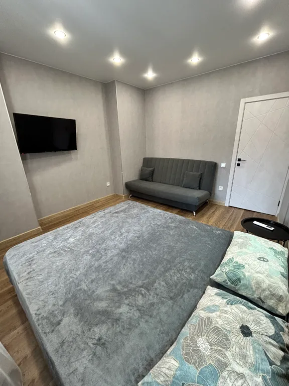 Евро двухкомнатная квартира около Меги