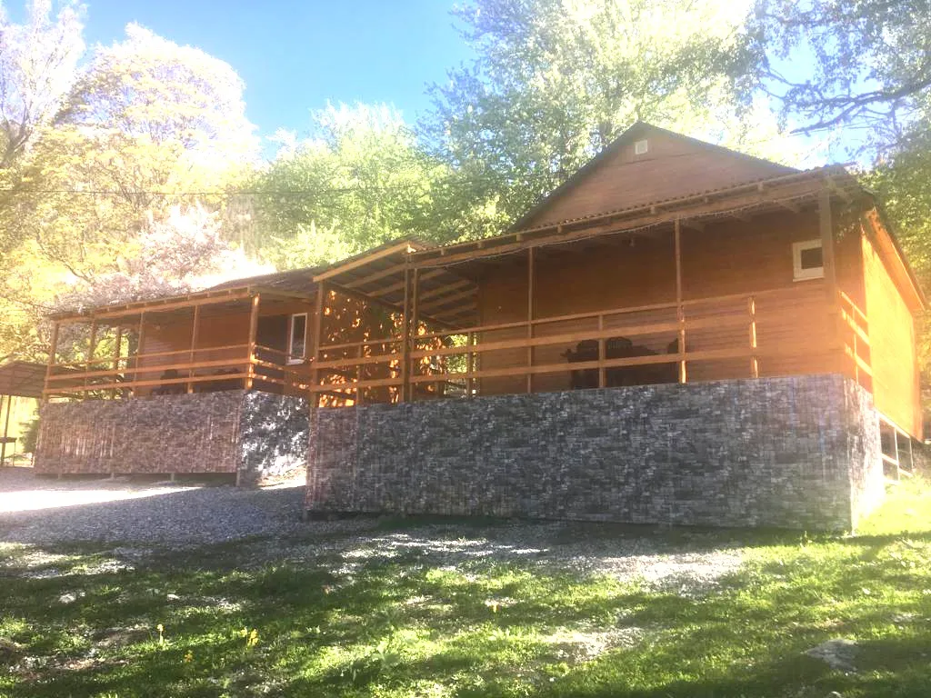 Коттедж Коттедж Полулюкс с двухспальной кроватью — Архыз