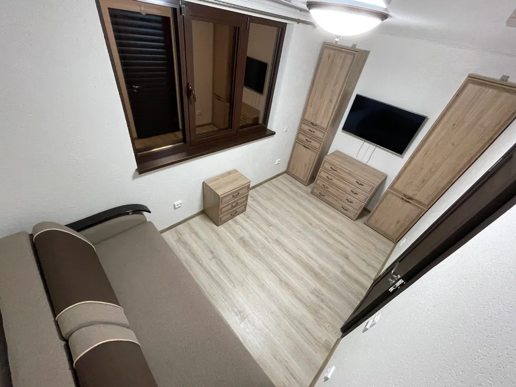 Двухэтажный дом на берегу моря