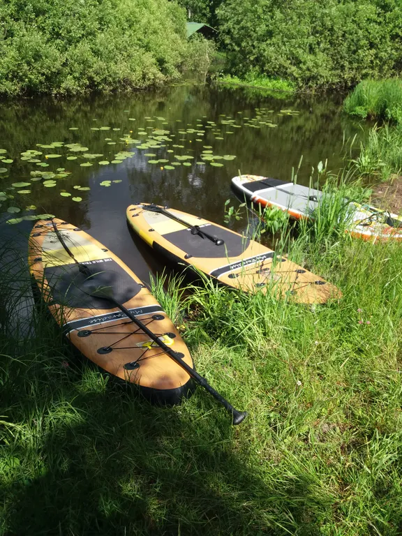 Уютный домик-студия на склоне холма у реки