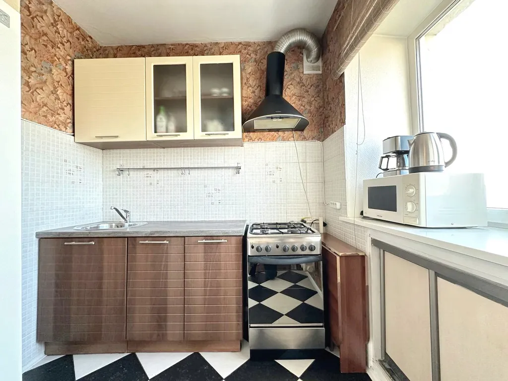 2-комнатная квартира в центре на Кирова рядом со стадионом Химик