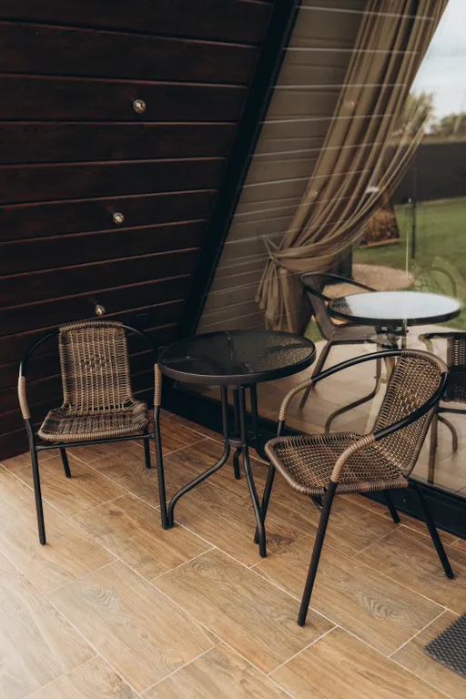 Треугольный домик рядом с Беловежской пущей