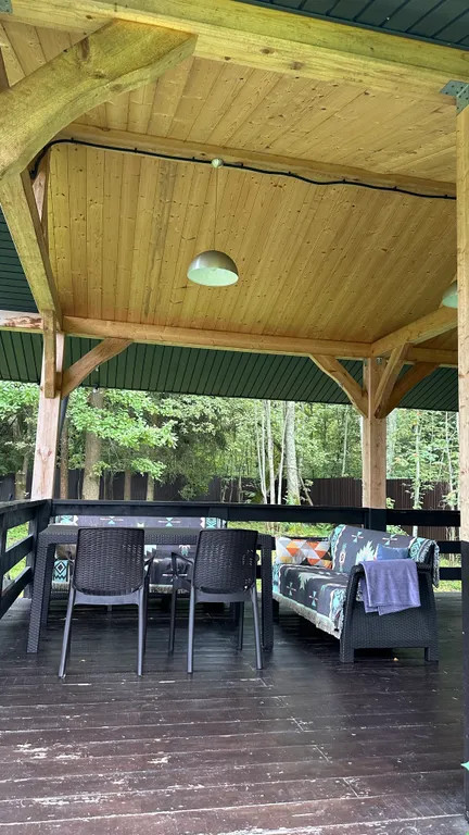 Просторный коттедж в окружении леса – идеальное место для отдыха