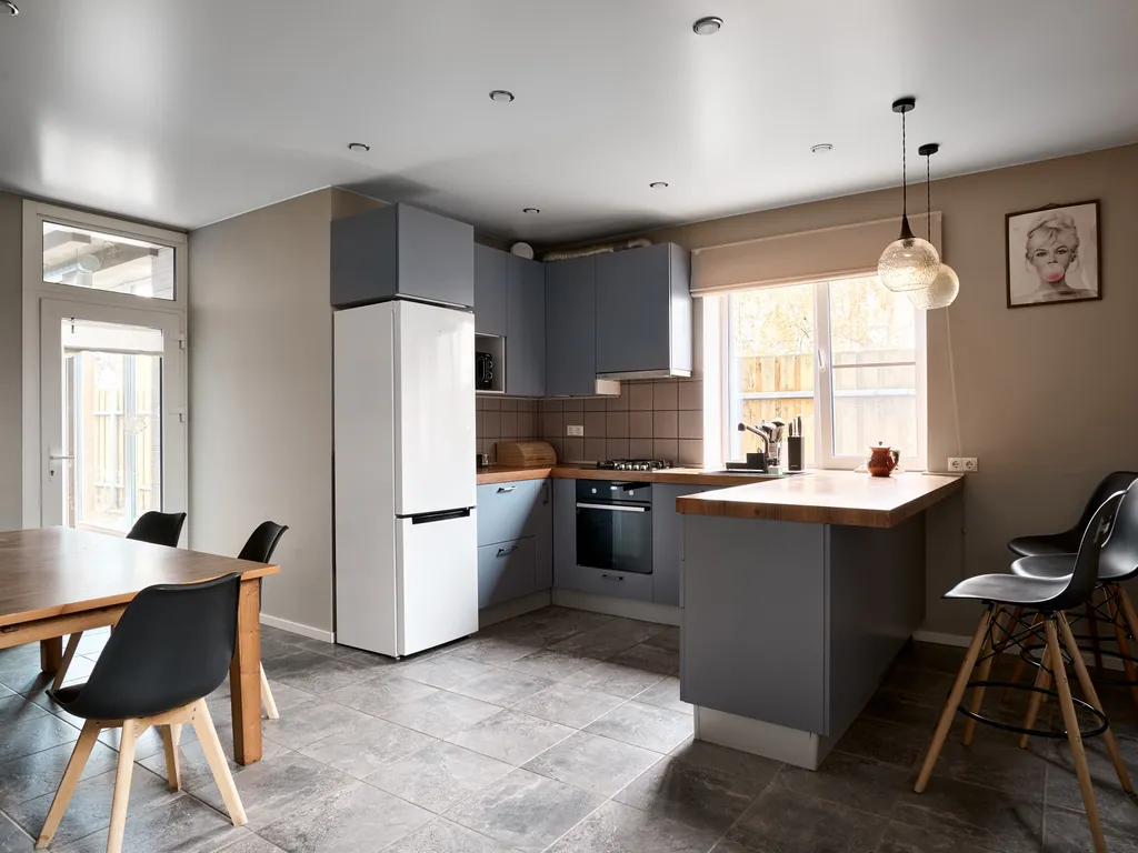 Коттедж с бассейном и баней