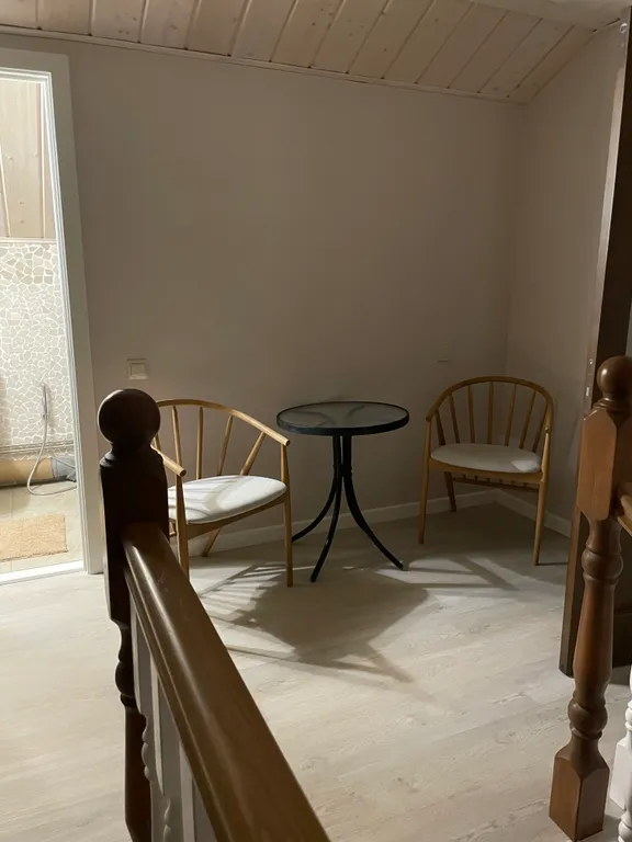 Дом рядом с озером