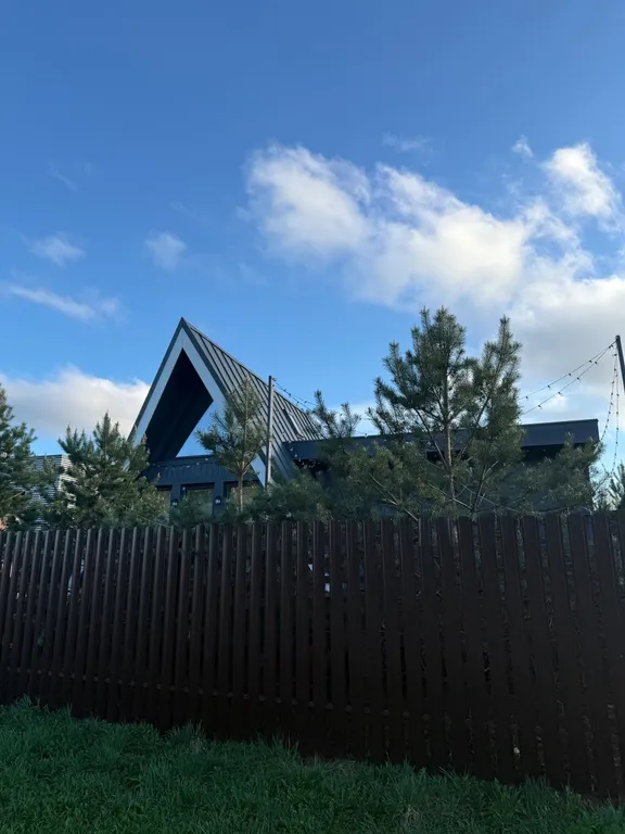 Коттедж Дом-Фрейм с видом на озеро — аренда посуточно в Ильинское