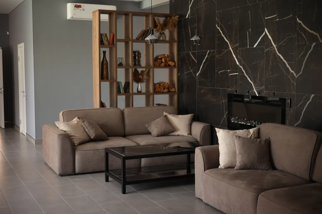 Вилла с бассейном на берегу реки в 30 минутах от центра города